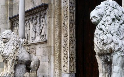 Los guardianes de las puertas