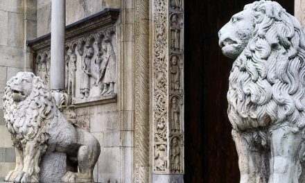 Los guardianes de las puertas